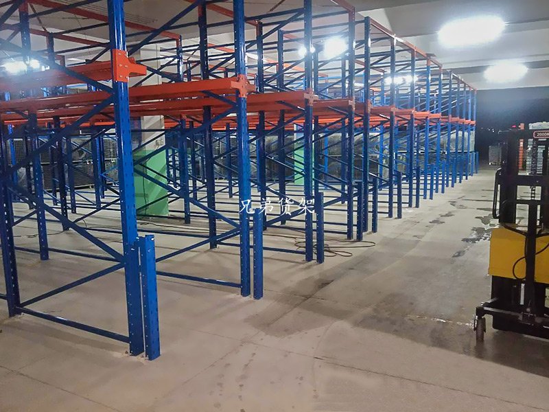 重型貨架之貫通式貨架適合哪些倉(cāng)庫(kù)呢？